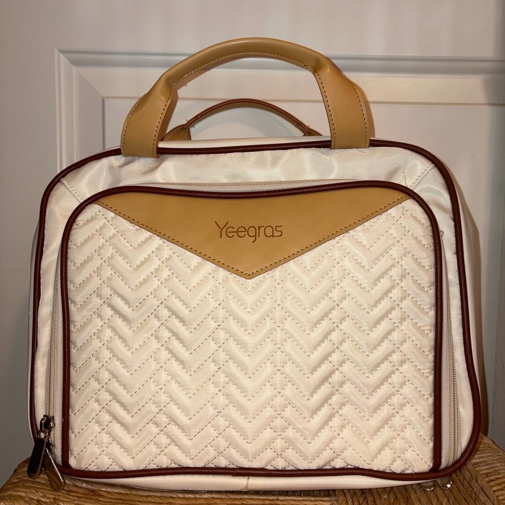 The Yeegras Beige Brown Toiletry Makeup Bag